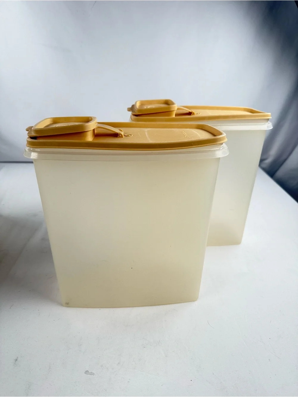 Tupperware Set of 6 Translucent Canister Set with Tan Lids